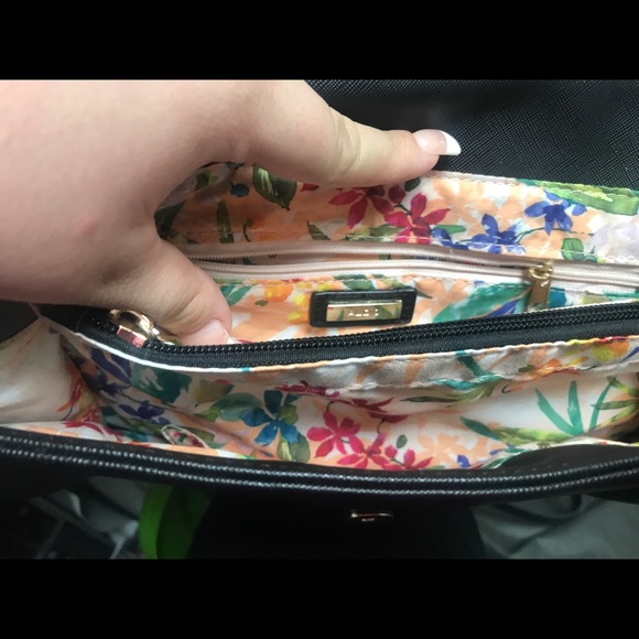 Aldo bag w/bow - Picture 2 of 2